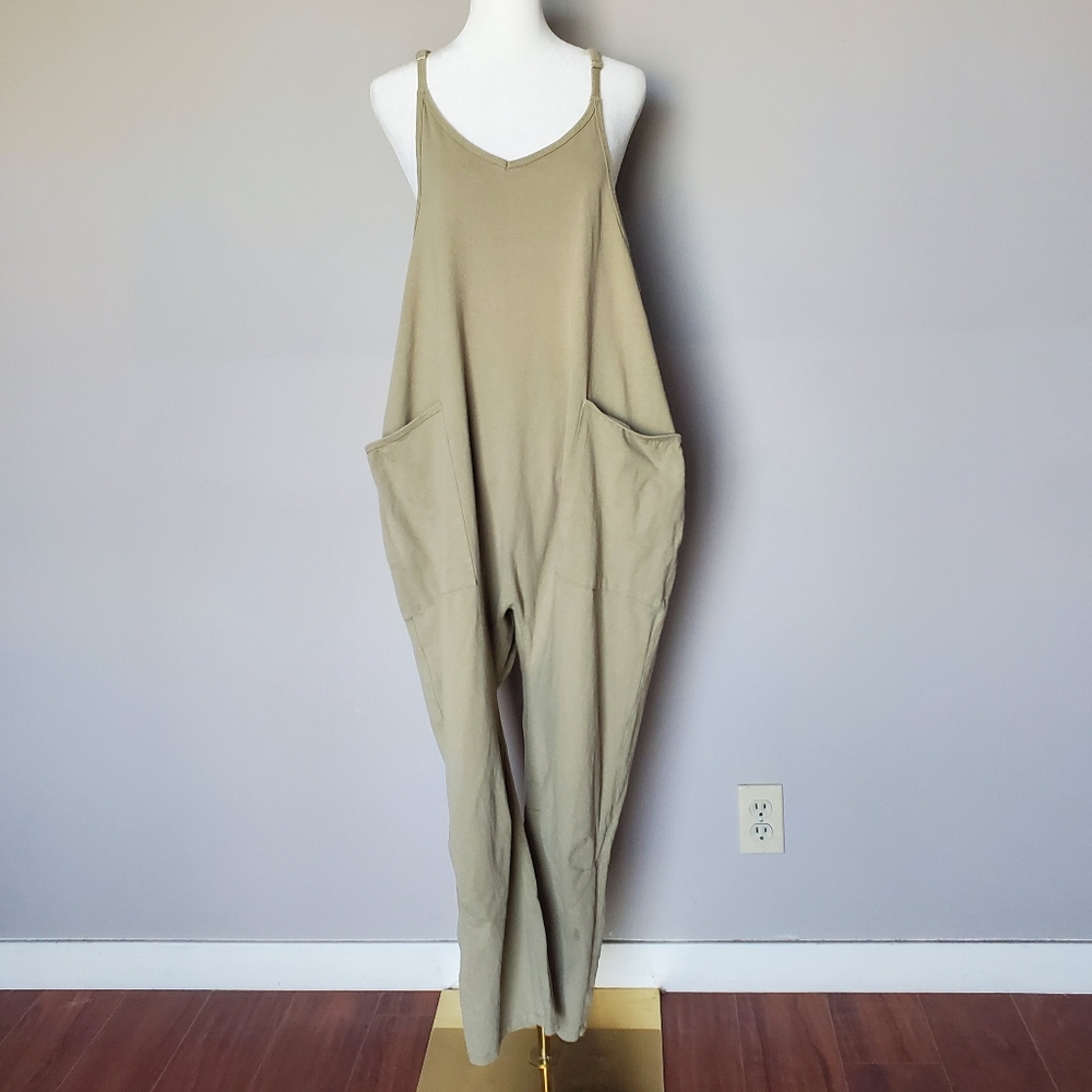 Casual Khaki Sleeveless Jumpsuit for Women - Picture 9 of 10